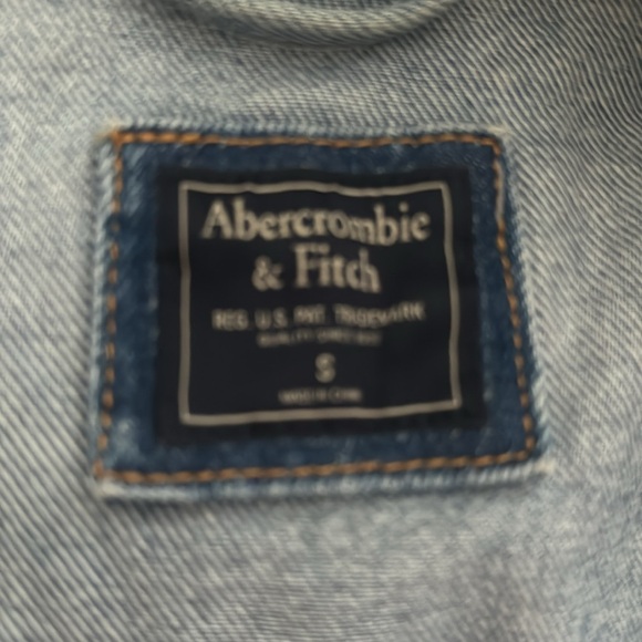 Abercrombie & Fitch denim jacket - Picture 2 of 3